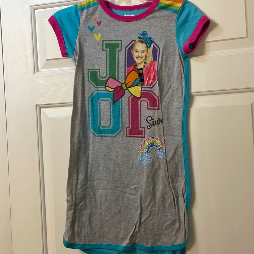 JoJo Siwa nightgown Size 10/12